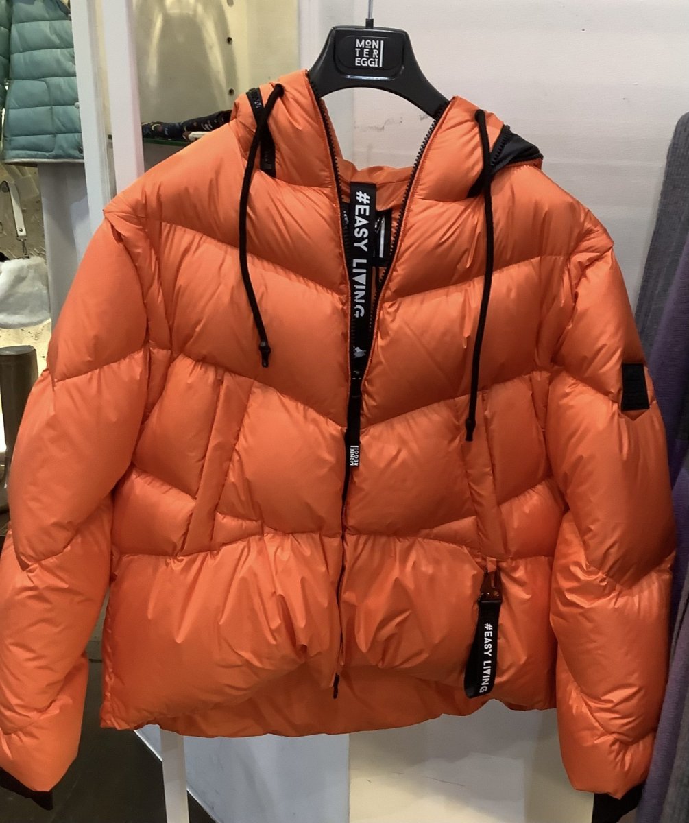 画像2: MONTEREGGI🇮🇹 鮮やかカラーの本格ダウン (2)